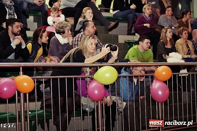 Zdjęcie w galerii na portalu naszraciborz.pl: IX Karnawałowa Rewia Tańca w Arenie Rafako - najmłodsi pokazali swój kunszt na parkiecie wiadomości z regionu