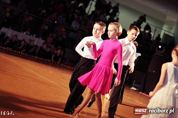 Zdjęcie w galerii na portalu naszraciborz.pl: IX Karnawałowa Rewia Tańca w Arenie Rafako - najmłodsi pokazali swój kunszt na parkiecie wiadomości z regionu