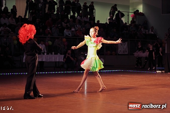 Zdjęcie w galerii na portalu naszraciborz.pl: IX Karnawałowa Rewia Tańca w Arenie Rafako - najmłodsi pokazali swój kunszt na parkiecie wiadomości z regionu
