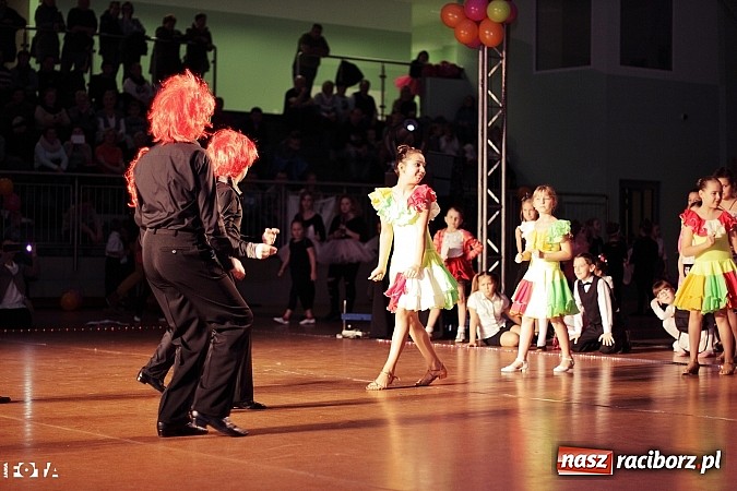 Zdjęcie w galerii na portalu naszraciborz.pl: IX Karnawałowa Rewia Tańca w Arenie Rafako - najmłodsi pokazali swój kunszt na parkiecie wiadomości z regionu