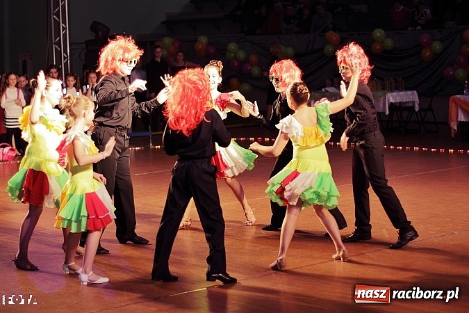 Zdjęcie w galerii na portalu naszraciborz.pl: IX Karnawałowa Rewia Tańca w Arenie Rafako - najmłodsi pokazali swój kunszt na parkiecie wiadomości z regionu