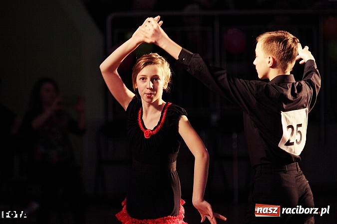 Zdjęcie w galerii na portalu naszraciborz.pl: IX Karnawałowa Rewia Tańca w Arenie Rafako - najmłodsi pokazali swój kunszt na parkiecie wiadomości z regionu