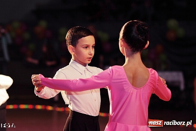 Zdjęcie w galerii na portalu naszraciborz.pl: IX Karnawałowa Rewia Tańca w Arenie Rafako - najmłodsi pokazali swój kunszt na parkiecie wiadomości z regionu
