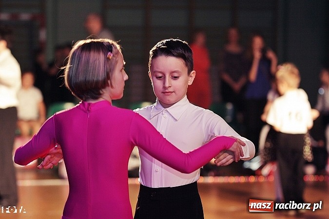 Zdjęcie w galerii na portalu naszraciborz.pl: IX Karnawałowa Rewia Tańca w Arenie Rafako - najmłodsi pokazali swój kunszt na parkiecie wiadomości z regionu