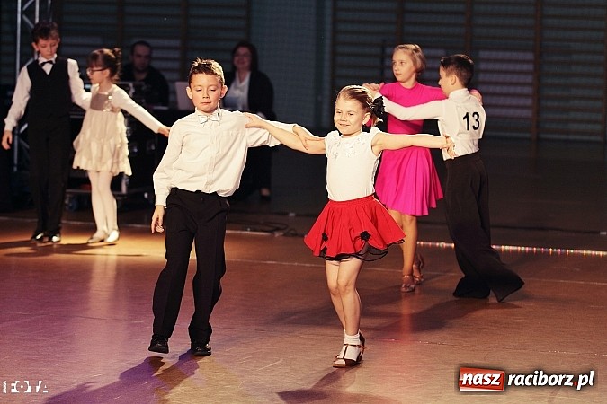 Zdjęcie w galerii na portalu naszraciborz.pl: IX Karnawałowa Rewia Tańca w Arenie Rafako - najmłodsi pokazali swój kunszt na parkiecie wiadomości z regionu