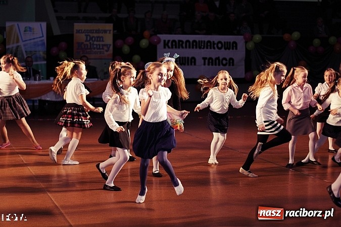 Zdjęcie w galerii na portalu naszraciborz.pl: IX Karnawałowa Rewia Tańca w Arenie Rafako - najmłodsi pokazali swój kunszt na parkiecie wiadomości z regionu
