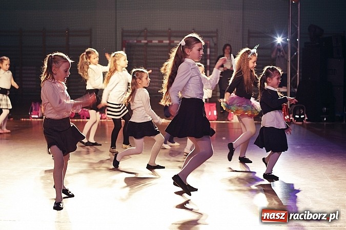 Zdjęcie w galerii na portalu naszraciborz.pl: IX Karnawałowa Rewia Tańca w Arenie Rafako - najmłodsi pokazali swój kunszt na parkiecie wiadomości z regionu