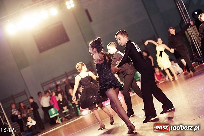 Zdjęcie w galerii na portalu naszraciborz.pl: IX Karnawałowa Rewia Tańca w Arenie Rafako - najmłodsi pokazali swój kunszt na parkiecie wiadomości z regionu