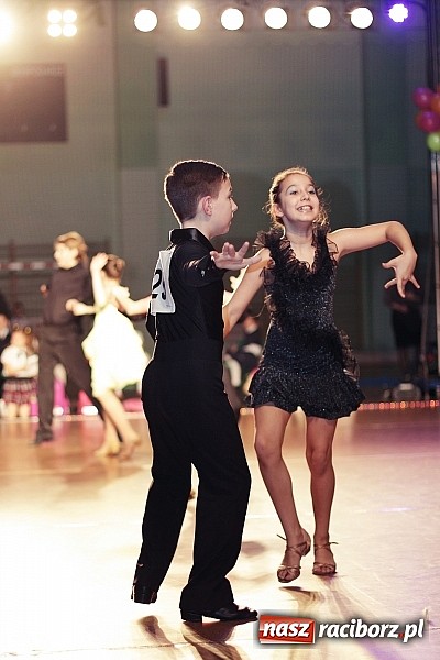 Zdjęcie w galerii na portalu naszraciborz.pl: IX Karnawałowa Rewia Tańca w Arenie Rafako - najmłodsi pokazali swój kunszt na parkiecie wiadomości z regionu