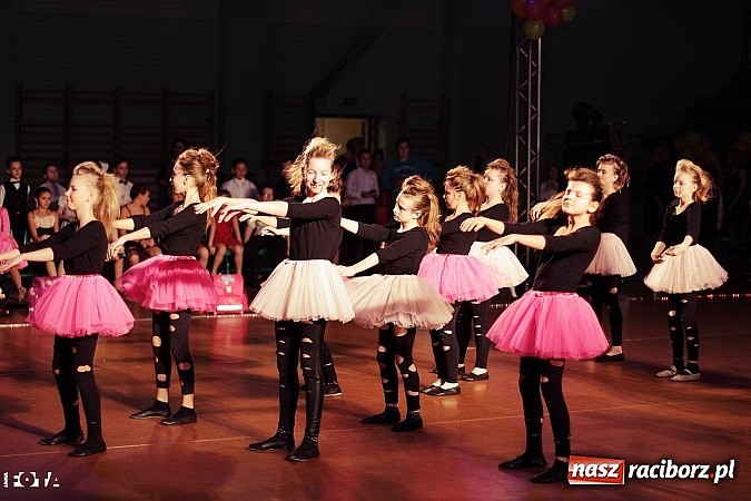Zdjęcie w galerii na portalu naszraciborz.pl: IX Karnawałowa Rewia Tańca w Arenie Rafako - najmłodsi pokazali swój kunszt na parkiecie wiadomości z regionu