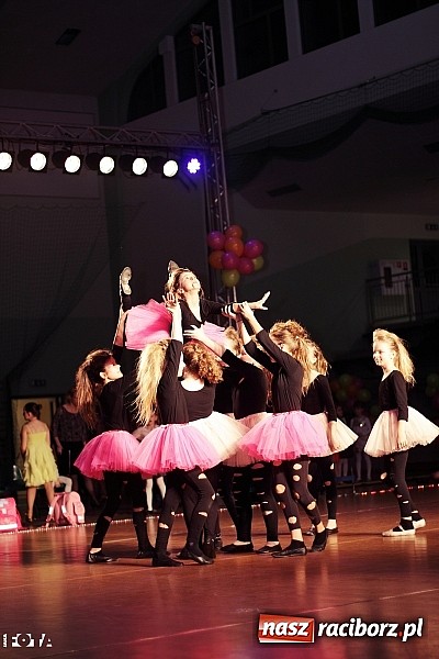 Zdjęcie w galerii na portalu naszraciborz.pl: IX Karnawałowa Rewia Tańca w Arenie Rafako - najmłodsi pokazali swój kunszt na parkiecie wiadomości z regionu