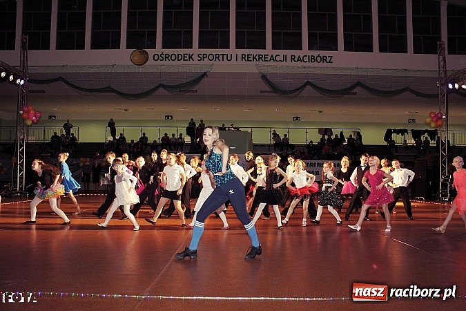 Zdjęcie w galerii na portalu naszraciborz.pl: IX Karnawałowa Rewia Tańca w Arenie Rafako - najmłodsi pokazali swój kunszt na parkiecie wiadomości z regionu
