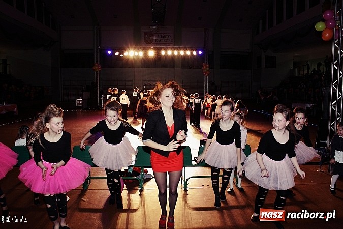 Zdjęcie w galerii na portalu naszraciborz.pl: IX Karnawałowa Rewia Tańca w Arenie Rafako - najmłodsi pokazali swój kunszt na parkiecie wiadomości z regionu