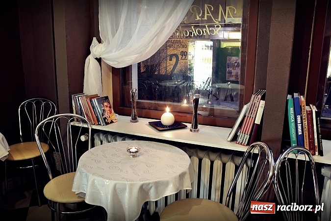 Zdjęcie w galerii na portalu naszraciborz.pl: Czekoladowy zawr&oacute;t głowy na Długiej wiadomości z regionu