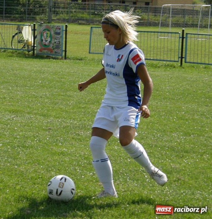 Zdjęcie w galerii na portalu naszraciborz.pl: Bezradne Słowaczki - festiwal goli w Nędzy wiadomości z regionu