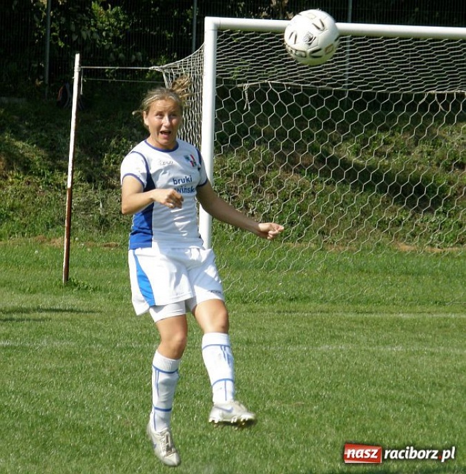 Zdjęcie w galerii na portalu naszraciborz.pl: Bezradne Słowaczki - festiwal goli w Nędzy wiadomości z regionu