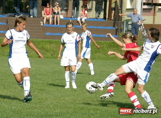 Zdjęcie w galerii na portalu naszraciborz.pl: Bezradne Słowaczki - festiwal goli w Nędzy wiadomości z regionu