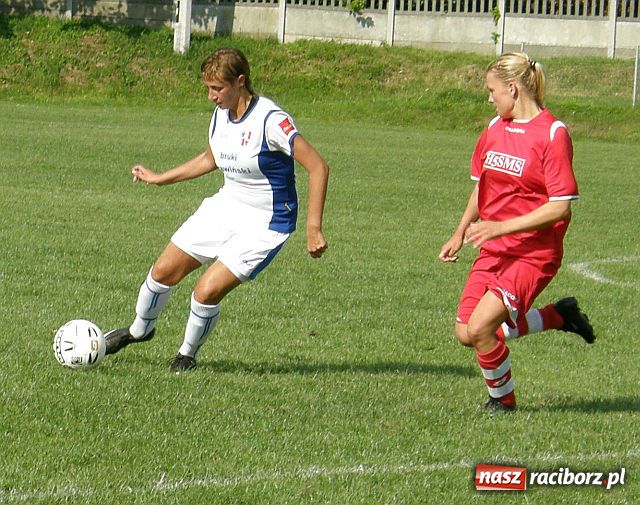 Zdjęcie w galerii na portalu naszraciborz.pl: Bezradne Słowaczki - festiwal goli w Nędzy wiadomości z regionu