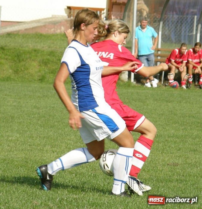 Zdjęcie w galerii na portalu naszraciborz.pl: Bezradne Słowaczki - festiwal goli w Nędzy wiadomości z regionu
