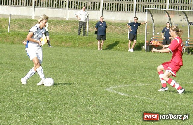 Zdjęcie w galerii na portalu naszraciborz.pl: Bezradne Słowaczki - festiwal goli w Nędzy wiadomości z regionu