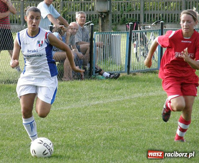 Zdjęcie w galerii na portalu naszraciborz.pl: Bezradne Słowaczki - festiwal goli w Nędzy wiadomości z regionu