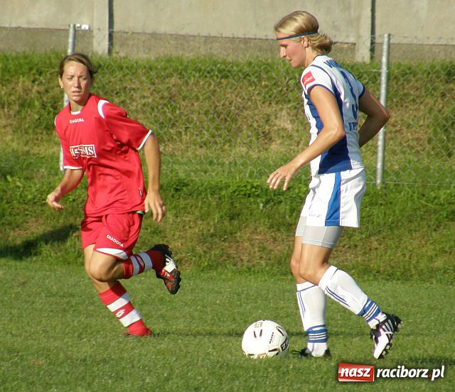 Zdjęcie w galerii na portalu naszraciborz.pl: Bezradne Słowaczki - festiwal goli w Nędzy wiadomości z regionu