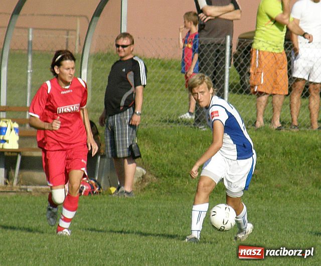 Zdjęcie w galerii na portalu naszraciborz.pl: Bezradne Słowaczki - festiwal goli w Nędzy wiadomości z regionu