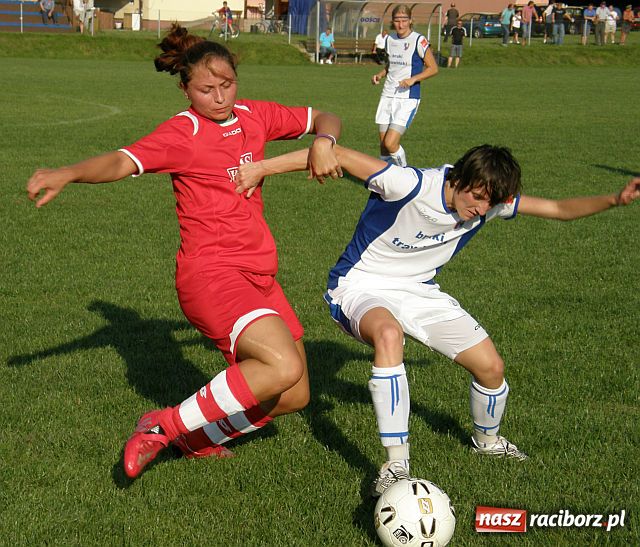 Zdjęcie w galerii na portalu naszraciborz.pl: Bezradne Słowaczki - festiwal goli w Nędzy wiadomości z regionu