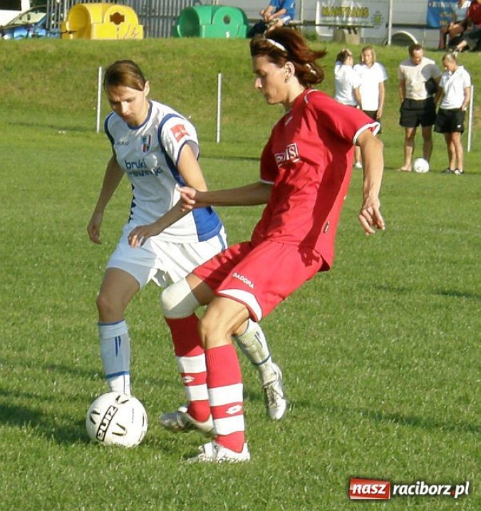 Zdjęcie w galerii na portalu naszraciborz.pl: Bezradne Słowaczki - festiwal goli w Nędzy wiadomości z regionu