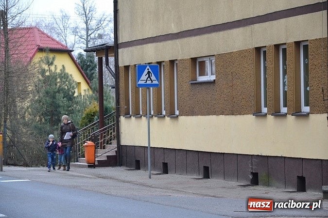 Zdjęcie w galerii na portalu naszraciborz.pl: Maluchy do przedszkola, starszaki na... pocztę? wiadomości z regionu