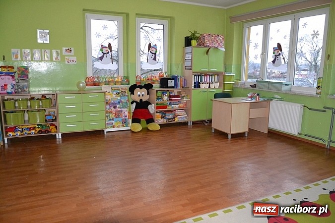 Zdjęcie w galerii na portalu naszraciborz.pl: Maluchy do przedszkola, starszaki na... pocztę? wiadomości z regionu