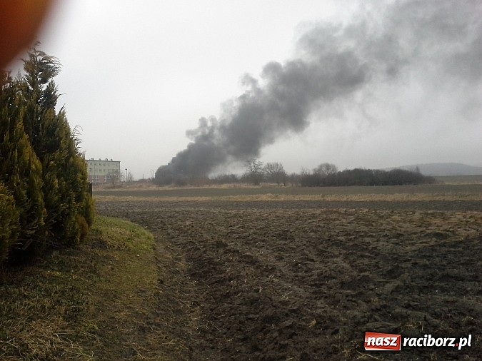 Zdjęcie w galerii na portalu naszraciborz.pl: Pożar podczas rozbiórki zbiornika po asfalcie!  wiadomości z regionu