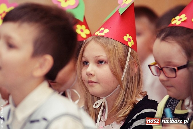 Zdjęcie w galerii na portalu naszraciborz.pl: Krzanowickie dzieci wystąpiły dla swoich babć i dziadków wiadomości z regionu