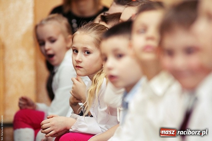 Zdjęcie w galerii na portalu naszraciborz.pl: Krzanowickie dzieci wystąpiły dla swoich babć i dziadków wiadomości z regionu