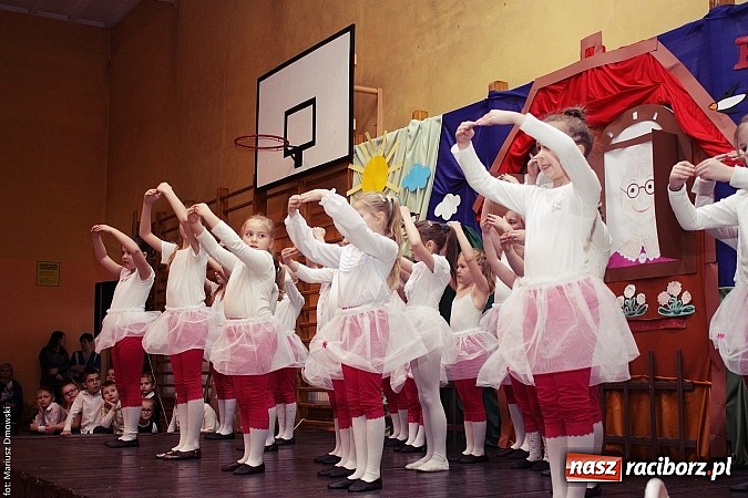 Zdjęcie w galerii na portalu naszraciborz.pl: Krzanowickie dzieci wystąpiły dla swoich babć i dziadków wiadomości z regionu