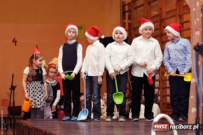 Zdjęcie w galerii na portalu naszraciborz.pl: Krzanowickie dzieci wystąpiły dla swoich babć i dziadków wiadomości z regionu