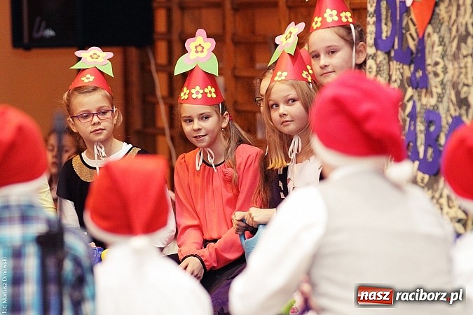 Zdjęcie w galerii na portalu naszraciborz.pl: Krzanowickie dzieci wystąpiły dla swoich babć i dziadków wiadomości z regionu