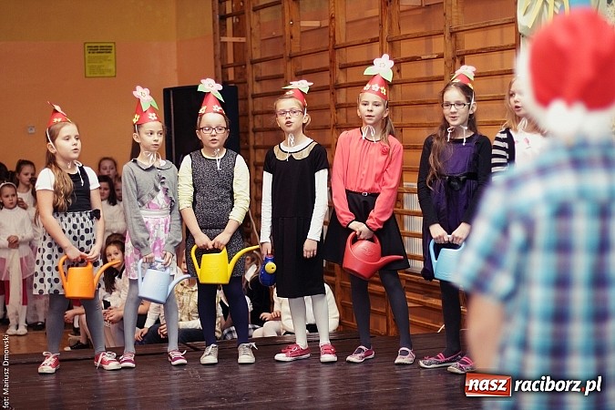 Zdjęcie w galerii na portalu naszraciborz.pl: Krzanowickie dzieci wystąpiły dla swoich babć i dziadków wiadomości z regionu