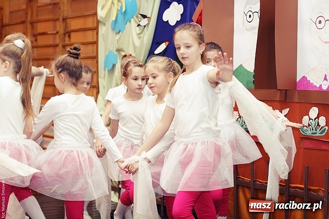 Zdjęcie w galerii na portalu naszraciborz.pl: Krzanowickie dzieci wystąpiły dla swoich babć i dziadków wiadomości z regionu