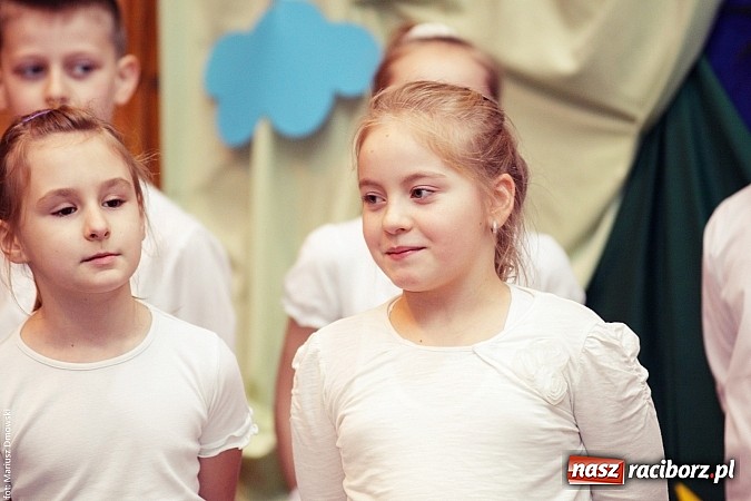 Zdjęcie w galerii na portalu naszraciborz.pl: Krzanowickie dzieci wystąpiły dla swoich babć i dziadków wiadomości z regionu