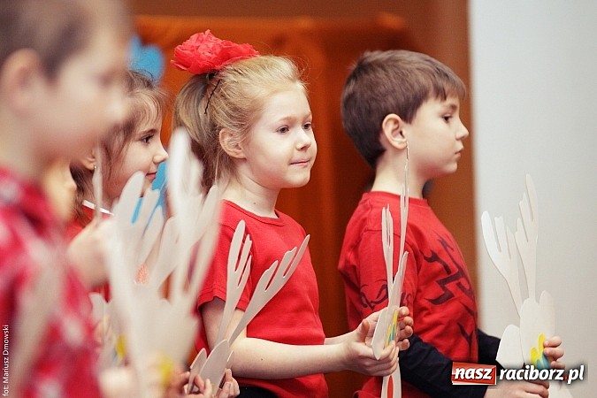 Zdjęcie w galerii na portalu naszraciborz.pl: Krzanowickie dzieci wystąpiły dla swoich babć i dziadków wiadomości z regionu