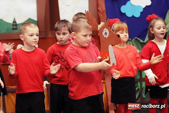 Zdjęcie w galerii na portalu naszraciborz.pl: Krzanowickie dzieci wystąpiły dla swoich babć i dziadków wiadomości z regionu