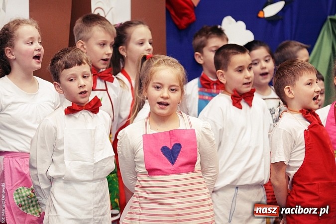 Zdjęcie w galerii na portalu naszraciborz.pl: Krzanowickie dzieci wystąpiły dla swoich babć i dziadków wiadomości z regionu