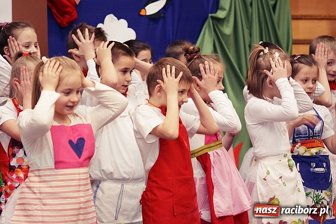 Zdjęcie w galerii na portalu naszraciborz.pl: Krzanowickie dzieci wystąpiły dla swoich babć i dziadków wiadomości z regionu