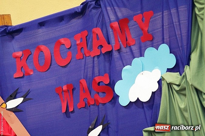 Zdjęcie w galerii na portalu naszraciborz.pl: Krzanowickie dzieci wystąpiły dla swoich babć i dziadków wiadomości z regionu