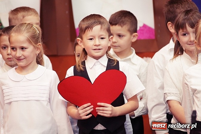 Zdjęcie w galerii na portalu naszraciborz.pl: Krzanowickie dzieci wystąpiły dla swoich babć i dziadków wiadomości z regionu