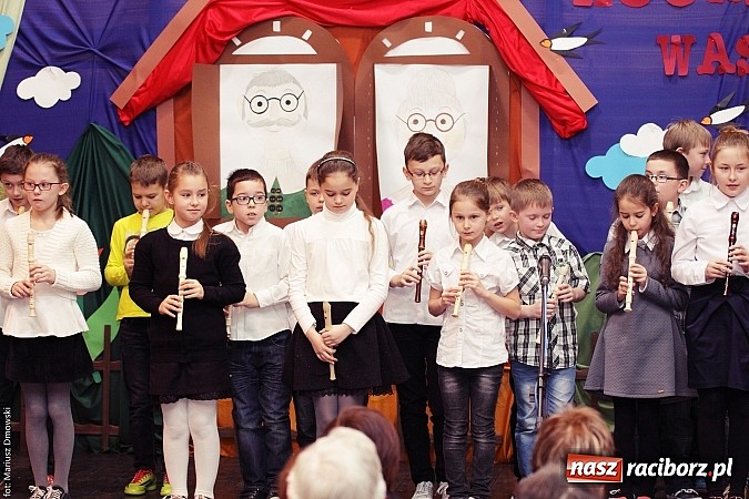 Zdjęcie w galerii na portalu naszraciborz.pl: Krzanowickie dzieci wystąpiły dla swoich babć i dziadków wiadomości z regionu