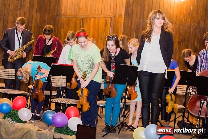 Zdjęcie w galerii na portalu naszraciborz.pl: Koncert Karnawałowy w szkole muzycznej wiadomości z regionu