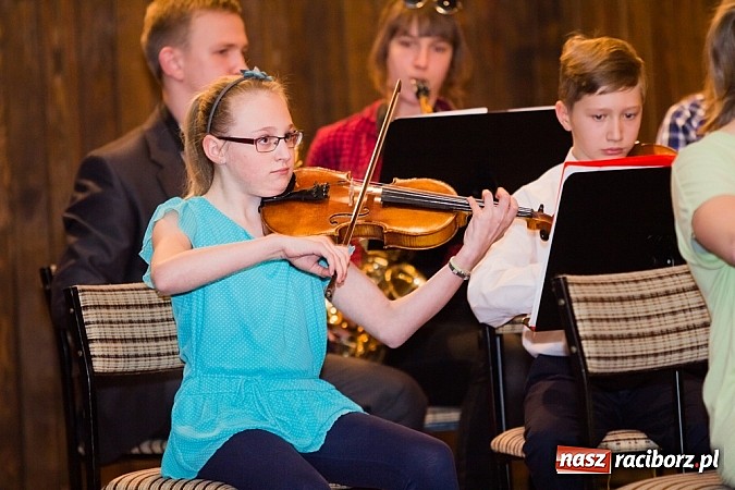 Zdjęcie w galerii na portalu naszraciborz.pl: Koncert Karnawałowy w szkole muzycznej wiadomości z regionu