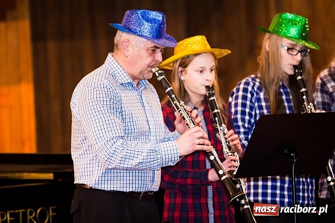 Zdjęcie w galerii na portalu naszraciborz.pl: Koncert Karnawałowy w szkole muzycznej wiadomości z regionu